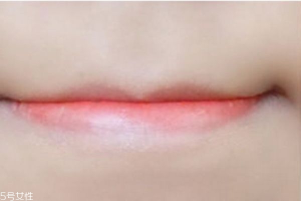 ��ʽҧ��ױ�Ļ��� ������Ůױ��